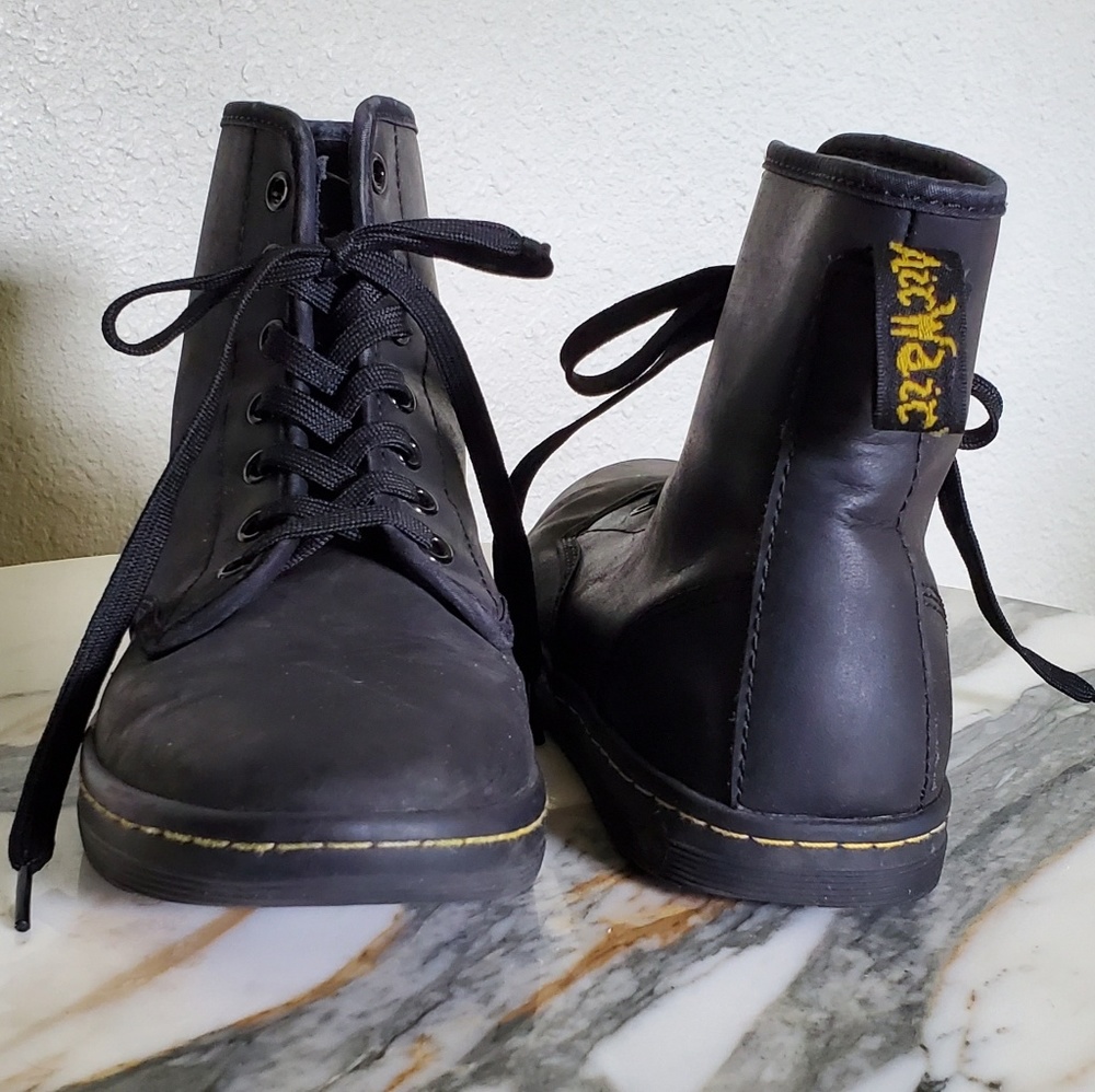 Dr. Martens Shoreditch Greasy Boots Size 8 USL